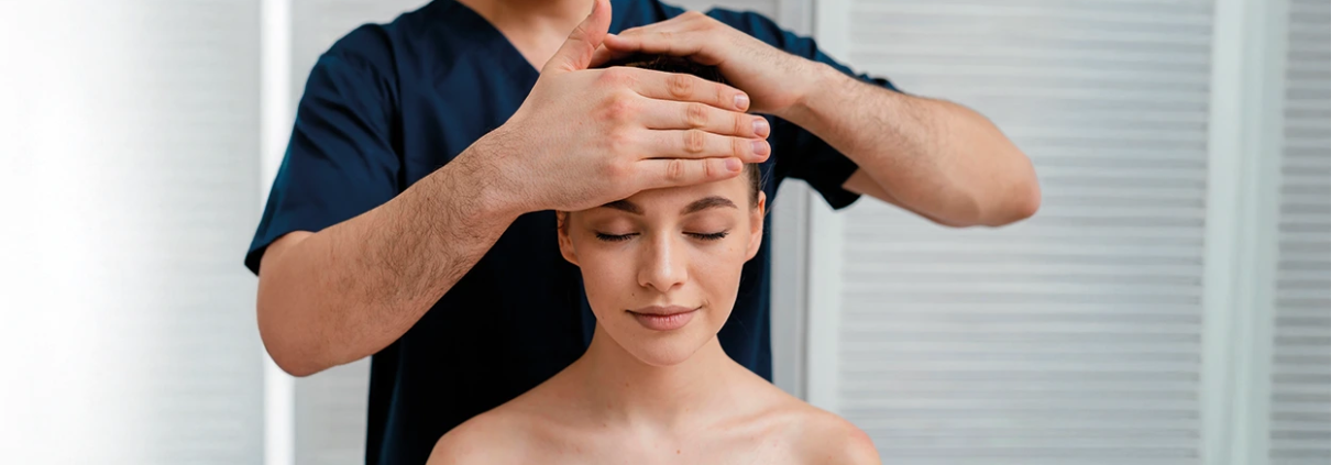 Séance de kinésiologie crânienne – Blog EKTC : approche douce pour relâcher les tensions et retrouver l’équilibre